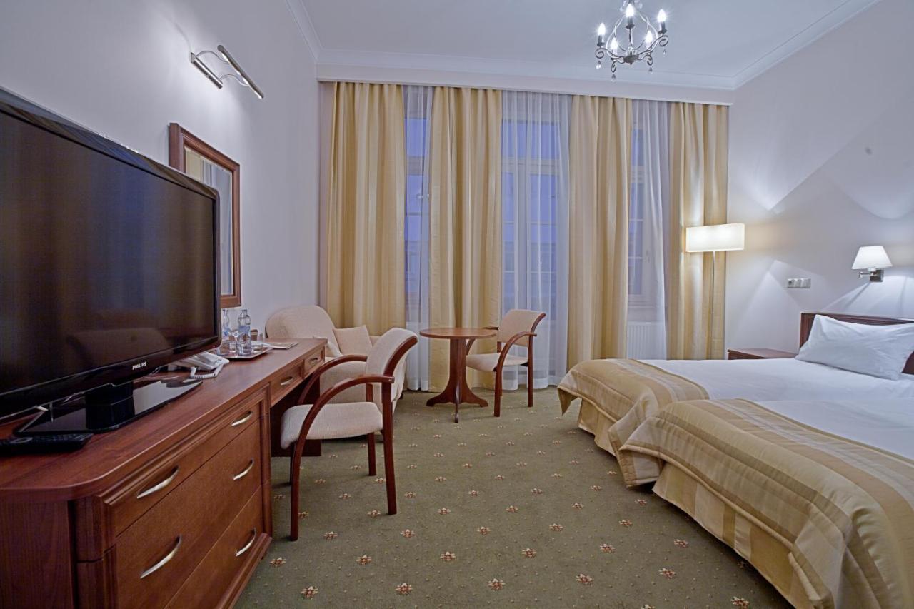 Hotel Masovia Giżycko Exteriör bild